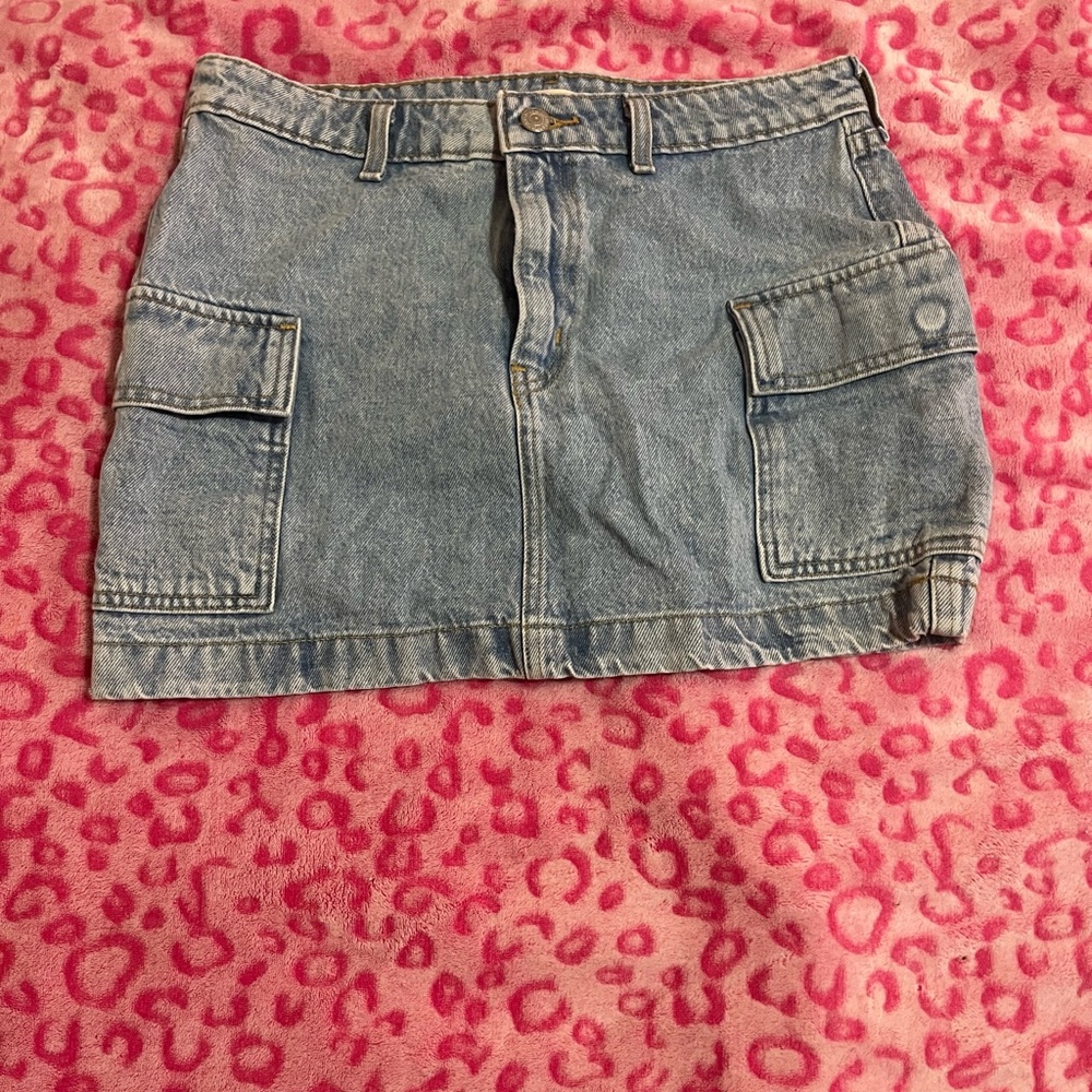 Levi’s Denim ‘94 Cargo Mini Skirt